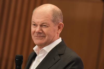 Bundeskanzler Olaf Scholz beim Wahlkampfauftritt in Frankfurt-stock-foto