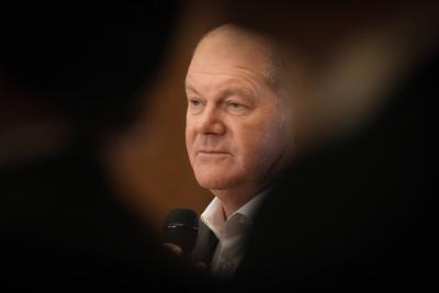 Bundeskanzler Olaf Scholz beim Wahlkampfauftritt in Frankfurt-stock-foto