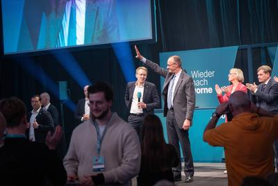 Bundestagswahlkampf ? Wahlkampfauftritt des Kanzlerkandidaten und CDU-Parteivorsitzenden Friedrich Merz in Flensburg, Schleswig-Holstein-stock-foto