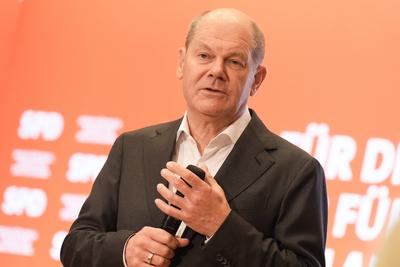 Bundeskanzler Olaf Scholz beim Wahlkampfauftritt in Frankfurt-stock-foto