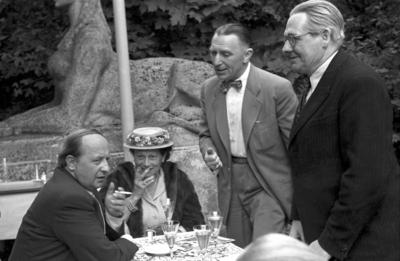 Bildnummer: 56994582  Datum: 10.06.1951  Copyright: imago/Future Image1. Internationale Filmfestspiele Berlin / 1st Berlin Film Festival (Berlinale), 06.-17. Juni 1951 Theo Lingen Kultur Entertainment People Film 1. Internationale Filmfestspiele Berlinale Berlin Historie Filmgeschichte sw x0x xub 1951 quer premiumd Schauspieler  56994582 Date 10 06 1951 Copyright Imago Future Image 1 International Film Festival Berlin 1st Berlin Film Festival Berlinale 06 17 June 1951 Theo Lingen Culture Entertainment Celebrities Film 1 International Film Festival Berlinale Berlin History Film History black and white x0x  1951 horizontal premiumd Actor-stock-photo
