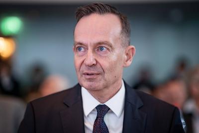 18. SZ Wirtschaftsgipfel im Hotel Adlon Kempinski Berlin ? Volker Wissing, parteiloser Bundesverkehrsminister sowie Bundesjustizminister spricht auf dem SZ-Wirtschaftsgipfel-stock-photo