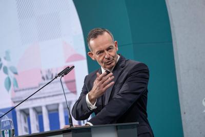 18. SZ Wirtschaftsgipfel im Hotel Adlon Kempinski Berlin ? Volker Wissing, parteiloser Bundesverkehrsminister sowie Bundesjustizminister spricht auf dem SZ-Wirtschaftsgipfel-stock-photo