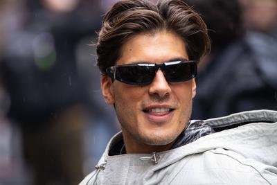 News - Giorgio Armani - Arrivals - Milan Fashion Week - Menswear Fall/Winter 2025-2026-stock-foto