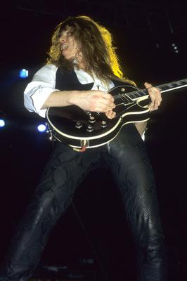 John Sykes von Whitesnake live bei einem Konzert der Slide it in -Tour in der Wembley Arena. London, 03.03.1984 *** John-stock-photo