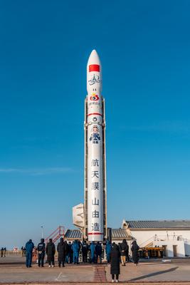 ALXA, CHINA - JANUARY 20: The combination of CERES-1 carrier rocket and five satellites is being transferred to the laun-stock-foto