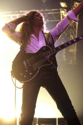 John Sykes von Whitesnake live bei einem Konzert der Slide it in -Tour in der Wembley Arena. London, 03.03.1984 *** John-stock-photo