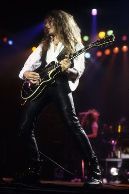 John Sykes von Whitesnake live bei einem Konzert der Slide it in -Tour in der Wembley Arena. London, 03.03.1984 *** John-stock-photo