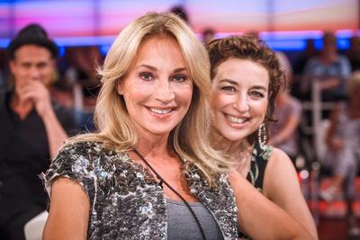 MDR Riverboat Schauspielerin Caroline Beil links und Schauspielerin Isabel Varell anl??lich der M-stock-photo