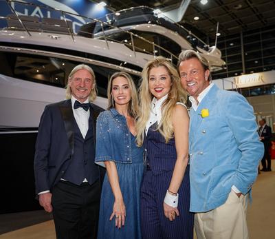 BOOT Messe D?sseldorf Blue Motion Night (L-R) Unternehmer Frank Otto (Deutsche Meeresstiftung), TV-Moderatorin Sarah Val-stock-foto