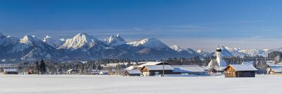 Winterlandschaft im Allg?u Panorama Winter-Landschaft im Allg?u bei F?ssen F?ssen Bayern - Allg?u Deutschland *** Winter-stock-foto
