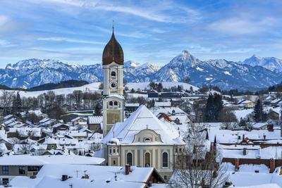 Ortsansicht Nesselwang vor Alpenkette im Winter, Ostallg?u, Allg?u, Schwaben, Bayern, Deutschland, Europa Blick auf Ness-stock-photo