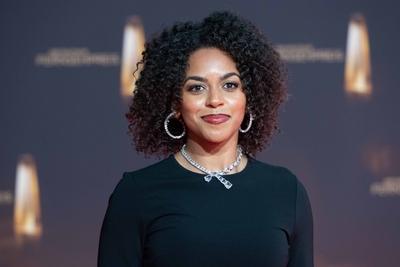 Aminata BELLI, Moderatorin, Roter Teppich, Red Carpet Show, Ankunft, arrival, Verleihung des Deutschen Fernsehpreises, D-stock-photo