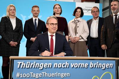 Regierungsmedienkonferenz-stock-foto