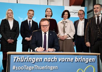 Regierungsmedienkonferenz-stock-foto
