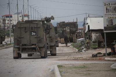 Israeli army continues its attacks in West Bank city of Jenin on the 2nd day,-stock-foto