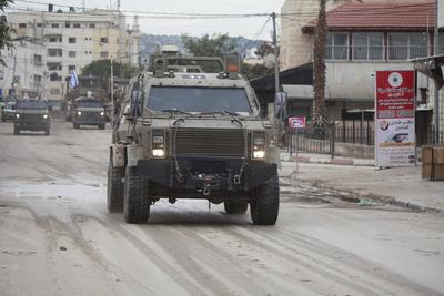 Israeli army continues its attacks in West Bank city of Jenin on the 2nd day,-stock-foto