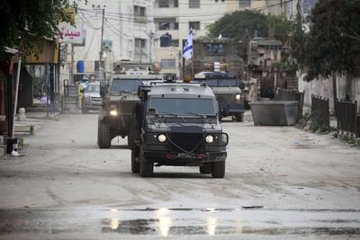 Israeli army continues its attacks in West Bank city of Jenin on the 2nd day,-stock-foto
