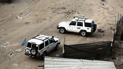 Trucks, carrying humanitarian aid, continues to enter through Kerem Abu Salim Border Gate to Rafah-stock-foto
