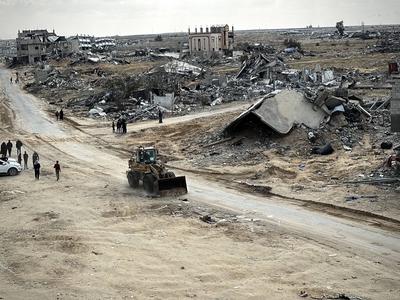 Trucks, carrying humanitarian aid, continues to enter through Kerem Abu Salim Border Gate to Rafah-stock-foto