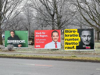 Robert Habeck, Christian Lindner, Bundestagswahl 2025, Wahlplakate, verschiedene Parteien vertreten (Die Gr?nen, SPD, FD-stock-foto