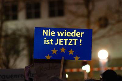 Leonberg, Baden-W?rttemberg, Germany - 22 January 2025: Counter-demonstration organized by B?ndnis 90 der Gr?nen, agains-stock-foto