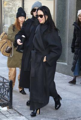 Lucy Liu seen Exiting The View-stock-foto
