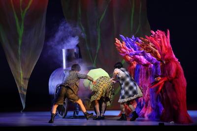Komische Oper Berlin H?nsel und Gretel-stock-photo