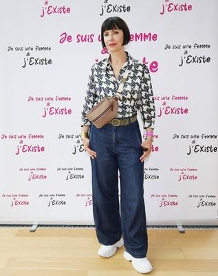 EXCLUSIF: Cocktail pour la soiree Je suis une femme et j existe a Citeco en presence de Mathilda May CELEBRITIES: Cockta-stock-photo