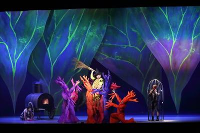 Komische Oper Berlin H?nsel und Gretel-stock-photo