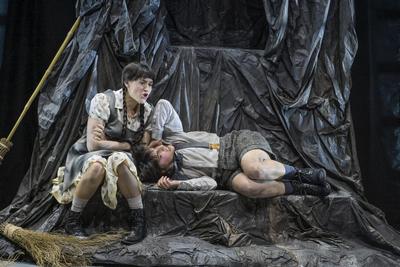 H?nsel und Gretel von Engelbert Humperdinck, Premiere 25.01.2025. Komische Oper im Schillertheater, Bismarckstra?e, Charlottenburg, Berlin, Deutschland-stock-foto