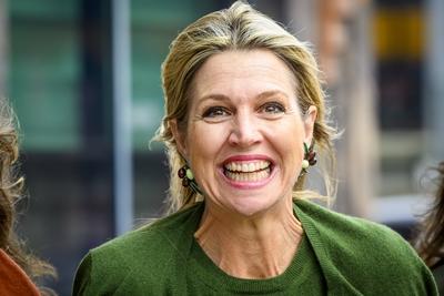 Queen M?xima visits Appeltjes winner who tackles loneliness among young people, ?s-Hertogenbosch, The Netherlands-stock-foto