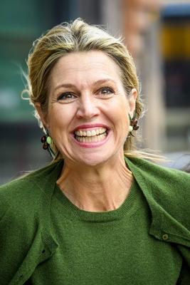 Queen M?xima visits Appeltjes winner who tackles loneliness among young people, ?s-Hertogenbosch, The Netherlands-stock-foto