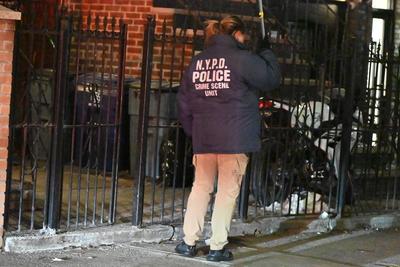 24-year-old man fatally stabbed on halsey street in bushwick brooklyn new york city-stock-foto