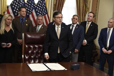 Speaker Johnson Holds Enrollment Ceremony for the Laken Riley Act-stock-foto