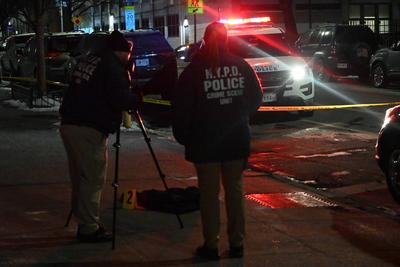 24-year-old man fatally stabbed on halsey street in bushwick brooklyn new york city-stock-foto