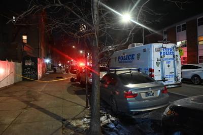 24-year-old man fatally stabbed on halsey street in bushwick brooklyn new york city-stock-foto