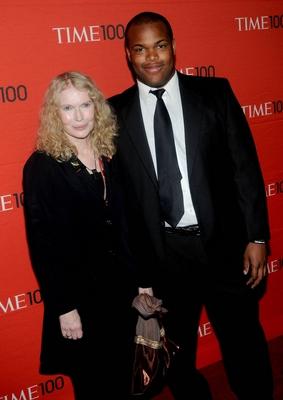 Bildnummer: 57932563  Datum: 24.04.2012  Copyright: imago/PicturePerfectMia Farrow and Isaiah Farrow TIME 100 MOST INFLUENTIAL New York PUBLICATIONxNOTxINxUSAxUK Entertainment People x1x xkg 2012 hoch  o0 Familie privat Sohn Kind 57932563 Date 24 04 2012 Copyright Imago Picture Perfect Mia Farrow and Isaiah Farrow Time 100 Most Influential New York PUBLICATIONxNOTxINxUSAxUK Entertainment Celebrities x1x xkg 2012 vertical o0 Family private Son Child-stock-foto