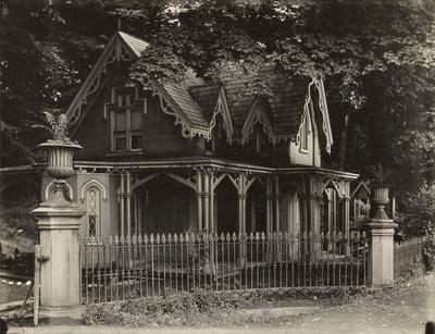 RECORD DATE NOT STATED Gothic Gate Cottage near Poughkeepsie, New York. Walker Evans (American, 1903 - 1975) Copyright:-stock-foto