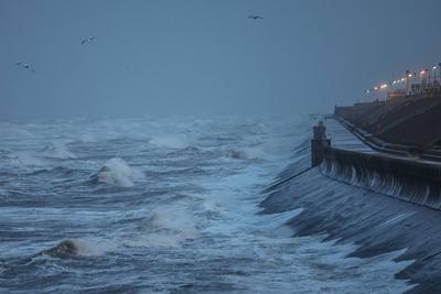 Storm ?owyn batters Blackpool Promenade-stock-foto