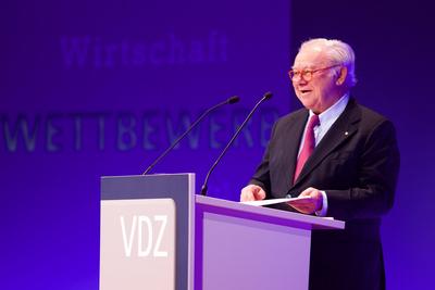 Prof. Dr. Hubert Burda, VDZ-Pra?sident beim der Kongress der Zeitschriftenverlerger - Publishers Summit 2016 im bcc Berl-stock-photo
