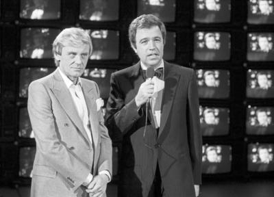 Der deutsche Showmaster und Moderator Rainer Holbe mit S?nger und Schauspieler Horst Frank in der ZDF Musiksendung Star-stock-foto