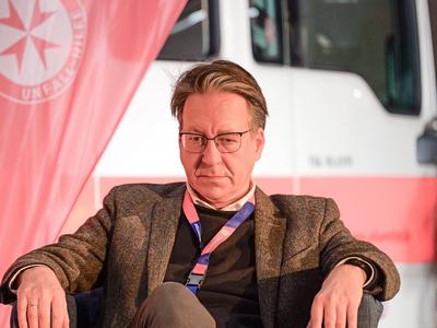 Zivile Verteidigung: Herausforderung f?r die Zukunft Der Konventionsbeauftragte und Vizepr?sident des DRK-Region Hannove-stock-foto