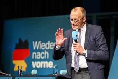CDU Kanzlerkandidat Friedrich Merz macht Wahlkampf-stock-foto