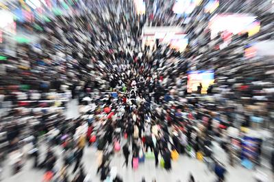 Spring Festival Travel Peak in Shanghai-stock-foto