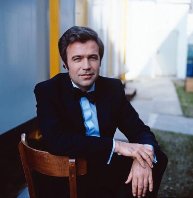 RAINER HOLBE Rainer Holbe, deutscher Fernsehmoderator, Journalist und Autor, Portrait, Deutschland, 1980. Rainer Holbe,-stock-foto