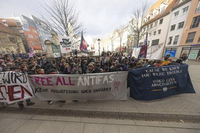 Demo Antifa Budapest-Komplex-stock-photo