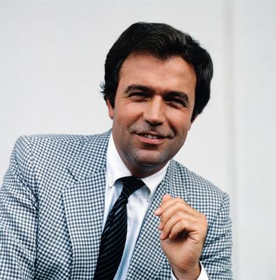 RAINER HOLBE Rainer Holbe, deutscher Fernsehmoderator, Journalist und Autor, Portrait, Deutschland, 1979. Rainer Holbe,-stock-foto