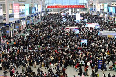 Spring Festival Travel Peak in Shanghai-stock-foto