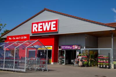 Filiale des Lebensmittel-Einzelh?ndlers REWE in Mutterstadt, Rheinland-Pfalz *** Branch of the food retailer REWE in Mut-stock-foto